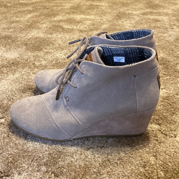 TOMS Desert Wedge Ankle Boots - Picture 4 of 8